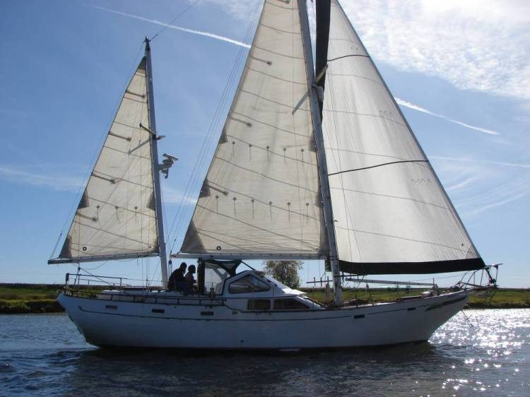 Ketch rig in afternoon sun
